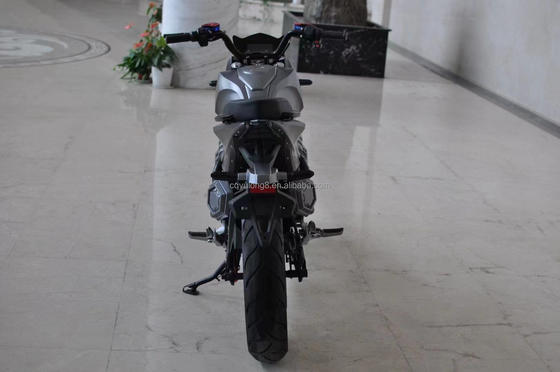 Elektrisch angetriebener 72-Volt-Rennroller/Motorrad mit 5000 Watt großer Leistung und großen Reifen