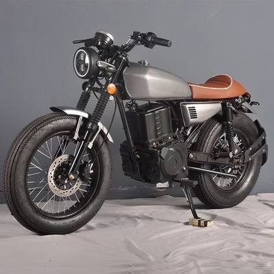 Retro-Elektromotorräder für Straßenfahrt 10 Zoll Reifen 6-8 Stunden Ladezeit